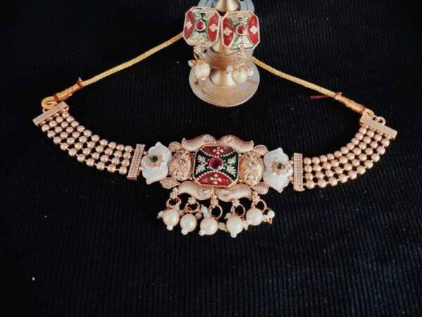 Beutiful choker set for woman golden finish