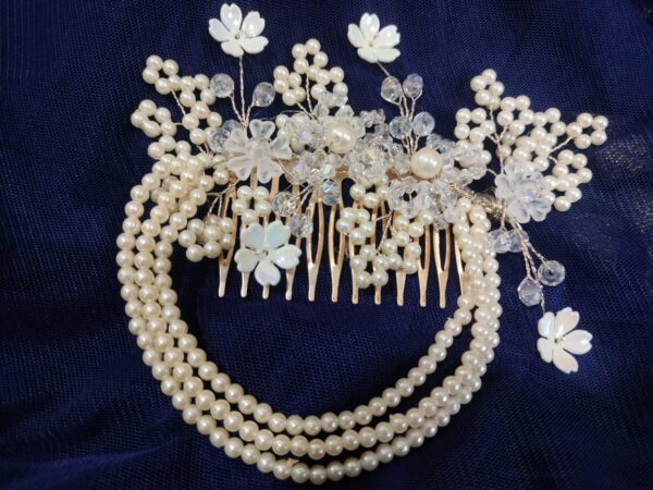 Exquisite White Flower & Pearl Hair Accessory