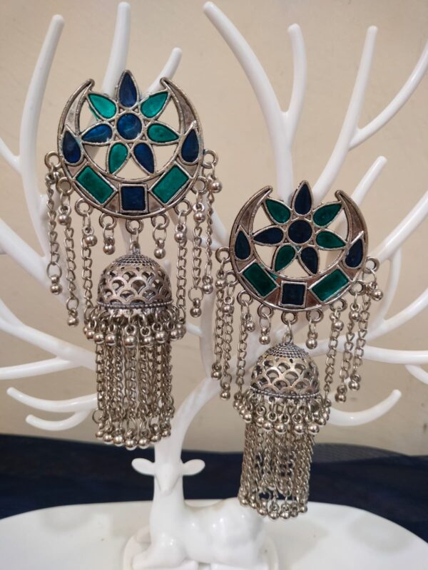 Earrings trendy