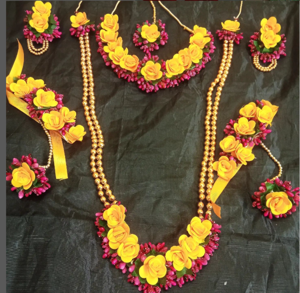 Stylish Artificial flower beaded set for special occasions